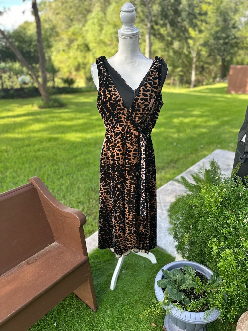 DKNY Sleeveless Leopard-Print Midi velvet Dress in Black and Brown